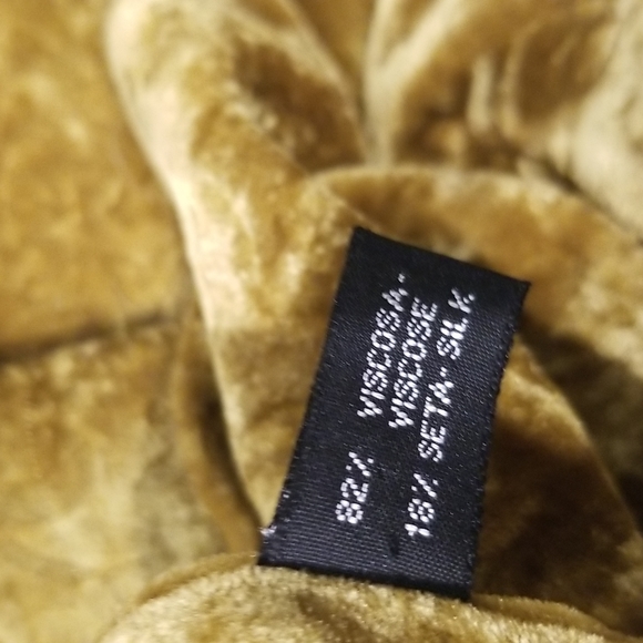 Beautiful Italian patterned scarf - Picture 4 of 6